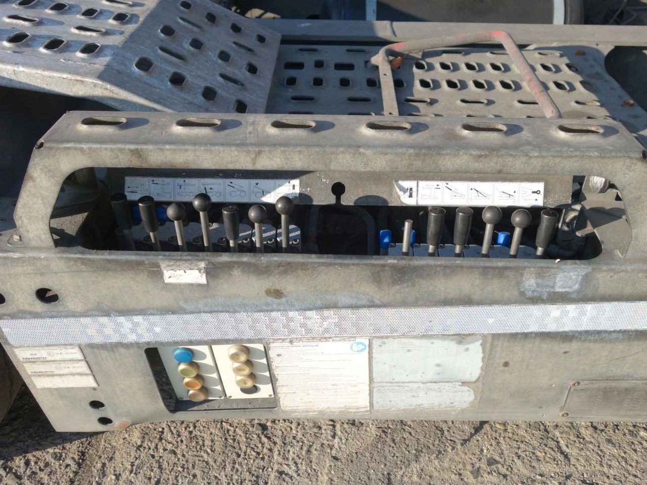 Autotransporter LKW Volvo FM 460 6x2 Kassbohrer Metago / Intago tt, VDI: das Bild 16