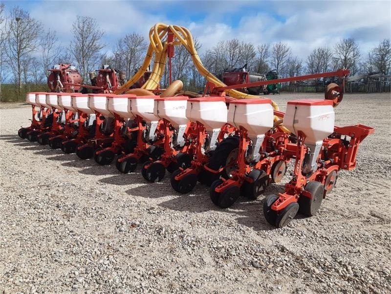 Maschio Gaspardo Manta XL 12 rk med PA1 fronttank - Sämaschine: das Bild 1 Maschio Gaspardo Manta XL 12 rk med PA1 fronttank - Sämaschine: das Bild 1