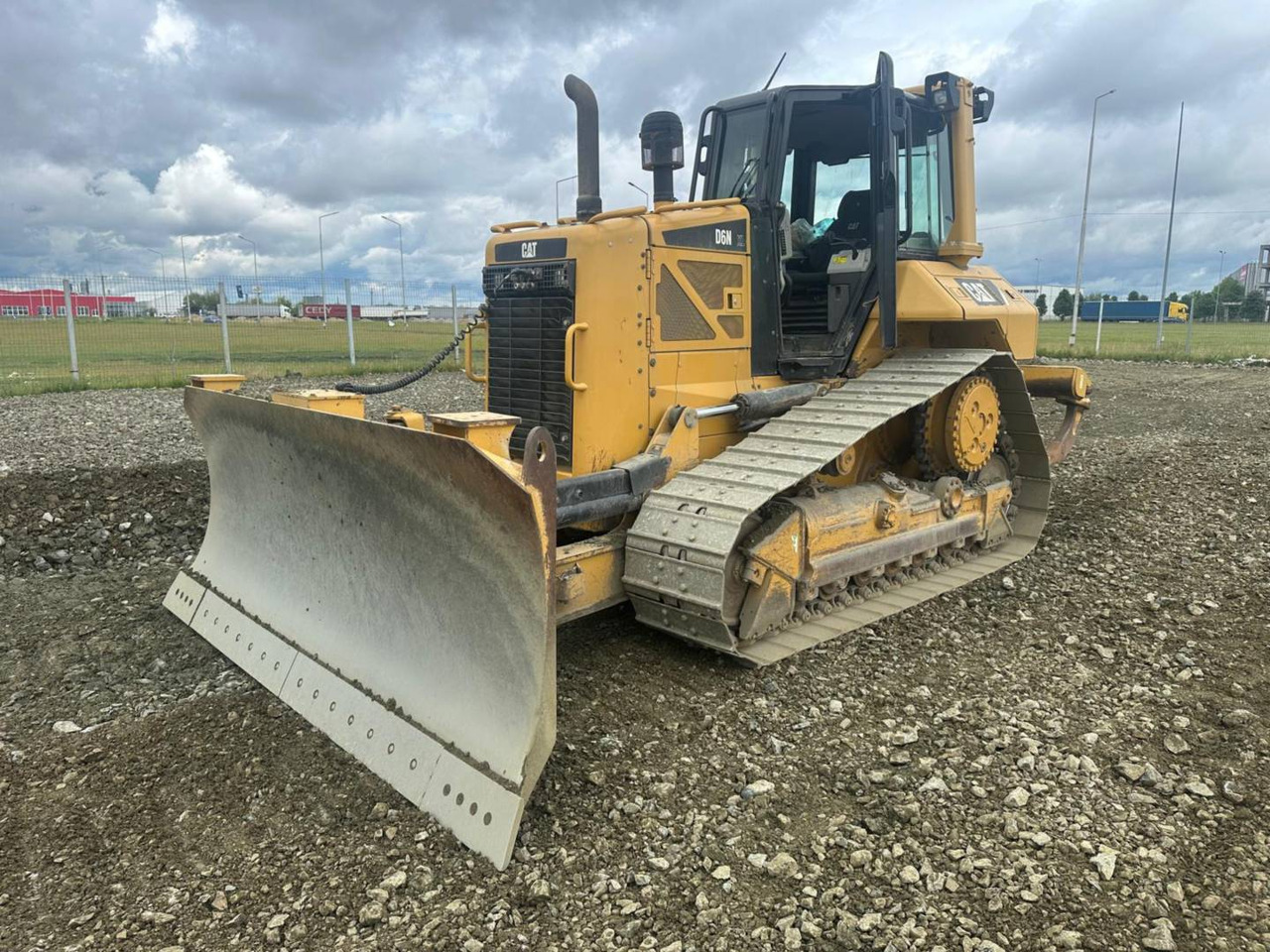 CAT D6NXL - Bulldozer: das Bild 1 CAT D6NXL - Bulldozer: das Bild 1
