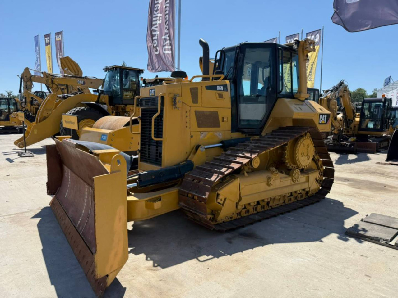 CAT D6NXL - Bulldozer: das Bild 1 CAT D6NXL - Bulldozer: das Bild 1