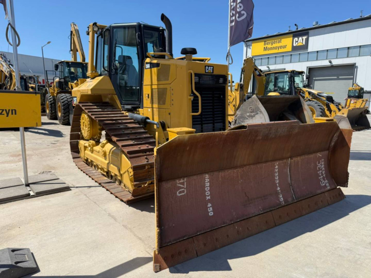 CAT D6NXL - Bulldozer: das Bild 2 CAT D6NXL - Bulldozer: das Bild 2