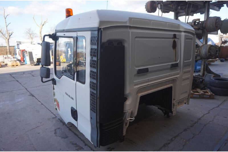 MAN F99L17 TGA 81.60000-7838 - Fahrerhaus und Interieur für LKW: das Bild 4 MAN F99L17 TGA 81.60000-7838 - Fahrerhaus und Interieur für LKW: das Bild 4
