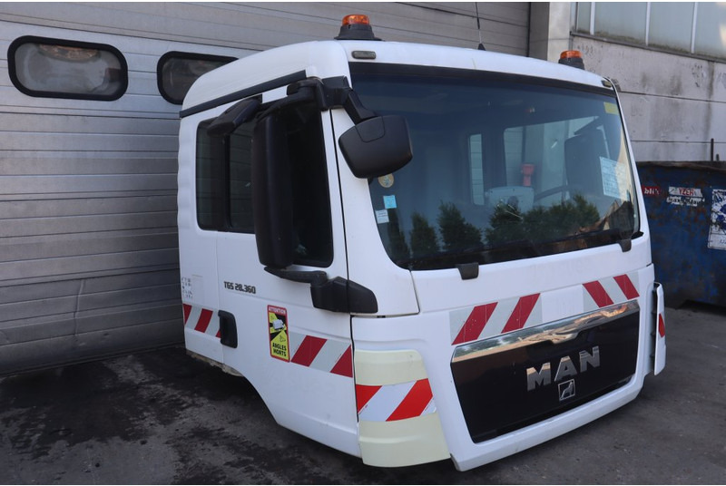 MAN F99L17 TGS - Fahrerhaus und Interieur für LKW: das Bild 2 MAN F99L17 TGS - Fahrerhaus und Interieur für LKW: das Bild 2