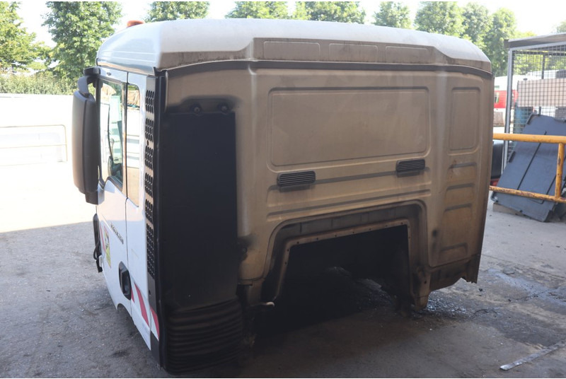 MAN F99L17 TGS - Fahrerhaus und Interieur für LKW: das Bild 4 MAN F99L17 TGS - Fahrerhaus und Interieur für LKW: das Bild 4