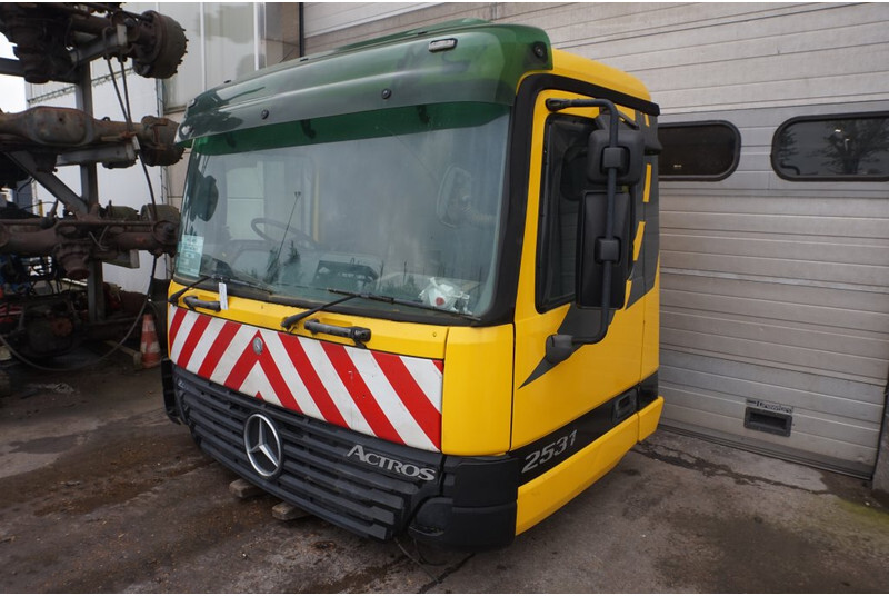 Mercedes-Benz ACTROS F07 MP1 RECHTS STUUR 748214V678262 - Fahrerhaus und Interieur für LKW: das Bild 3 Mercedes-Benz ACTROS F07 MP1 RECHTS STUUR 748214V678262 - Fahrerhaus und Interieur für LKW: das Bild 3
