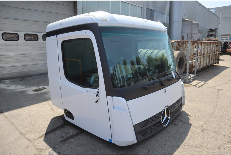 Mercedes-Benz AROCS M-CAB CLASSICSPACE 2.3 M - Fahrerhaus und Interieur für LKW: das Bild 3 Mercedes-Benz AROCS M-CAB CLASSICSPACE 2.3 M - Fahrerhaus und Interieur für LKW: das Bild 3