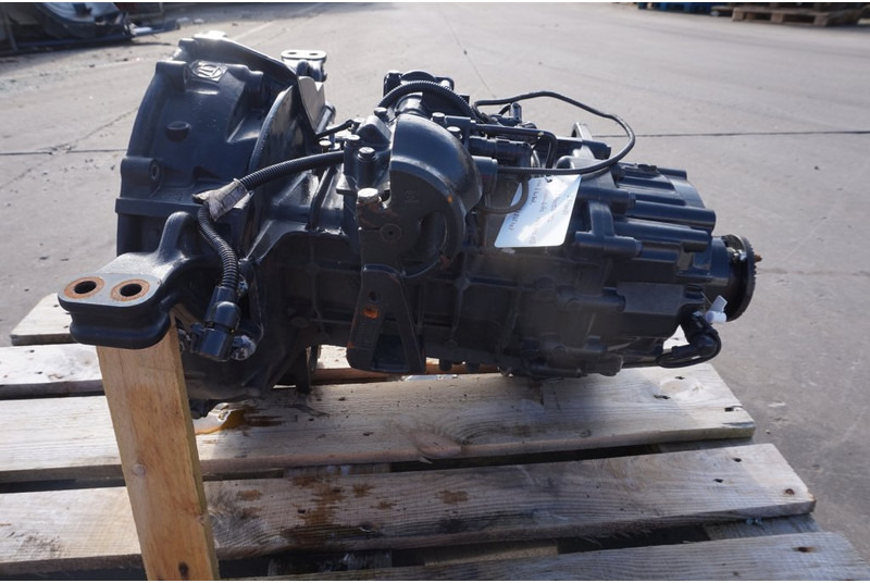ZF 6S800OD TGL 81.32004-6180 - Getriebe für LKW: das Bild 1 ZF 6S800OD TGL 81.32004-6180 - Getriebe für LKW: das Bild 1