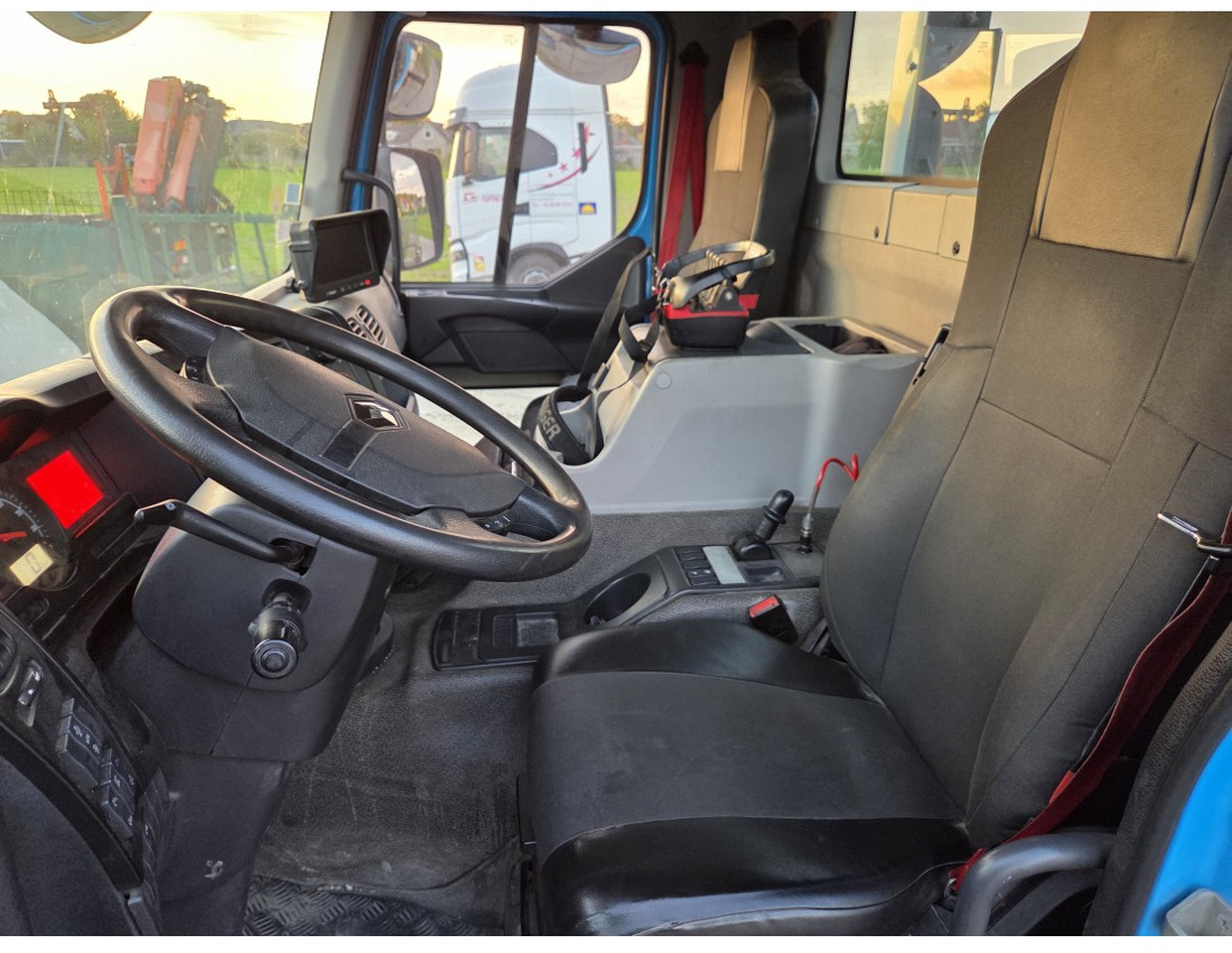 Pritsche LKW, Autokran Renault C 280 4X2 Palfinger PK12002 EH Kran Crane Remote Control Automat flatbed truck: das Bild 8 Pritsche LKW, Autokran Renault C 280 4X2 Palfinger PK12002 EH Kran Crane Remote Control Automat flatbed truck: das Bild 8