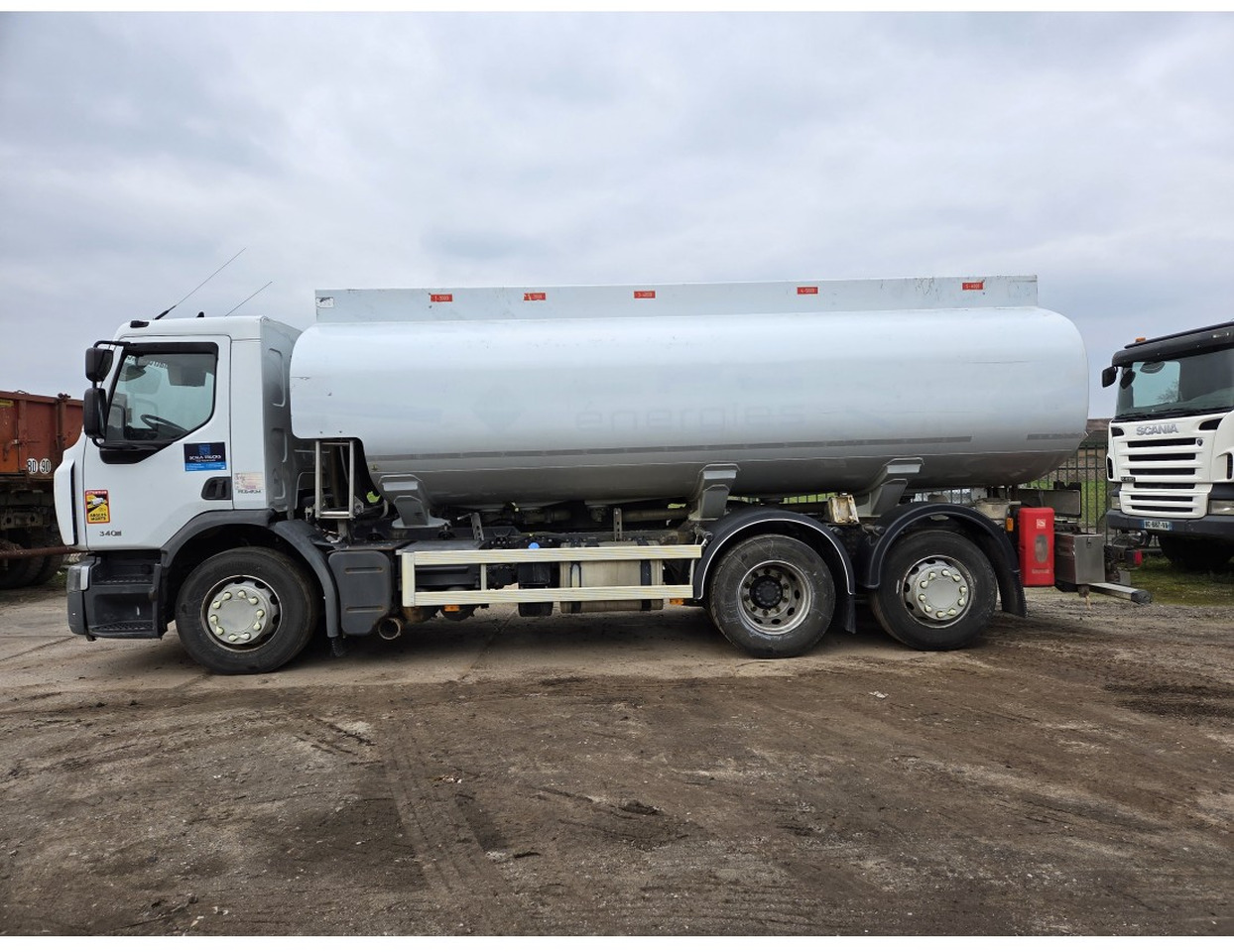 Renault Premium 340 6x2 Fuel Tank 18.540 L 3 compart Steering Axle Retarder Manual gearbox - Tankwagen: das Bild 5 Renault Premium 340 6x2 Fuel Tank 18.540 L 3 compart Steering Axle Retarder Manual gearbox - Tankwagen: das Bild 5