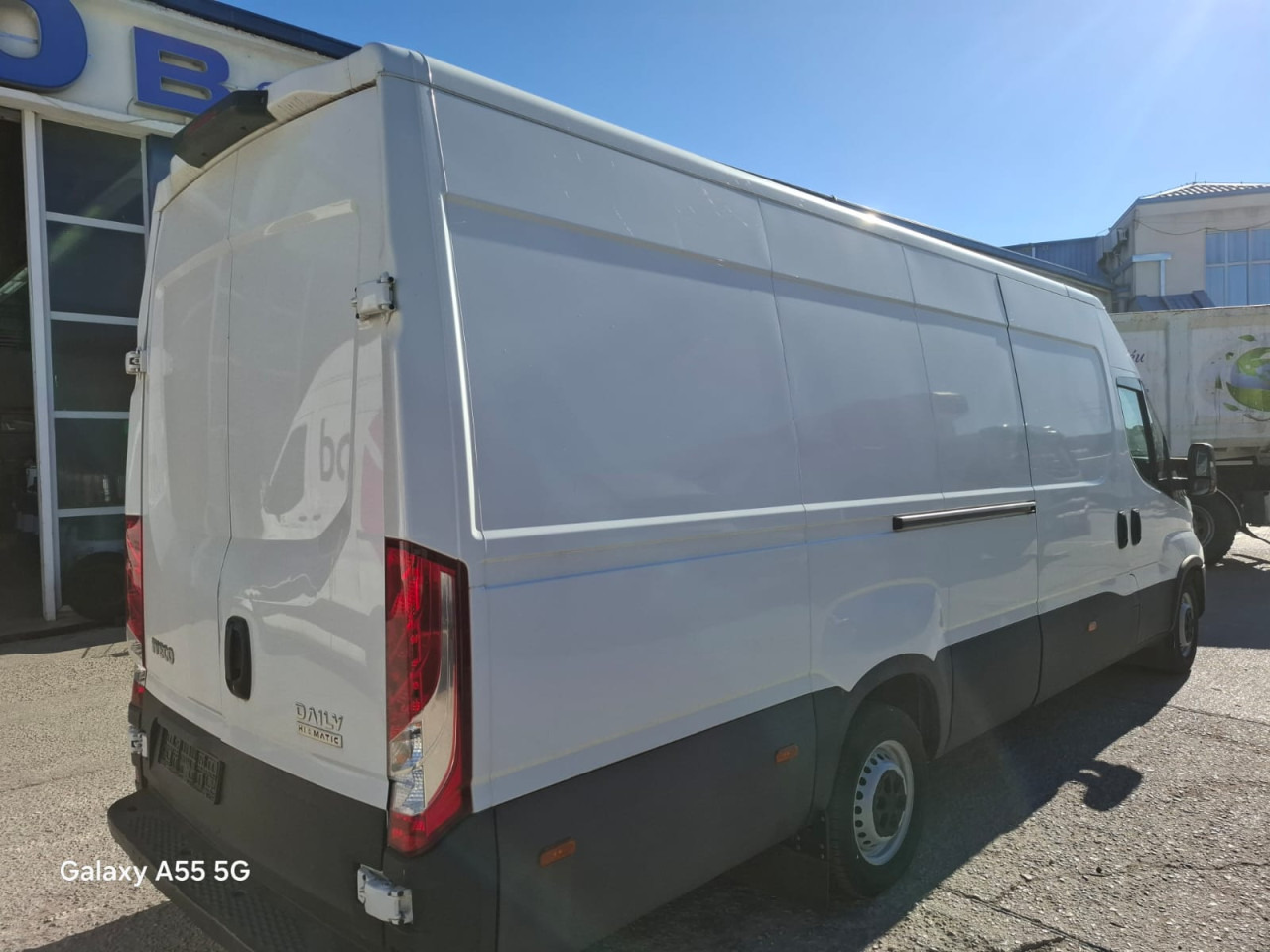 IVECO Daily 35S16V A8 - Personentransporter: das Bild 4 IVECO Daily 35S16V A8 - Personentransporter: das Bild 4
