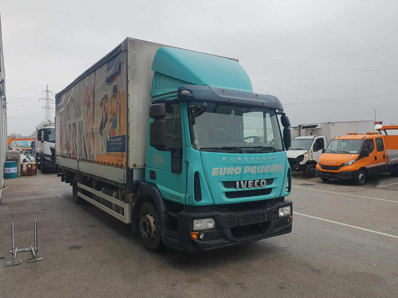 IVECO Eurocargo ML120E25 - Plane LKW: das Bild 2 IVECO Eurocargo ML120E25 - Plane LKW: das Bild 2