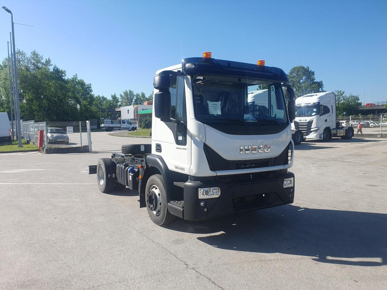 IVECO Eurocargo ML140E25/P - Fahrgestell LKW: das Bild 2 IVECO Eurocargo ML140E25/P - Fahrgestell LKW: das Bild 2
