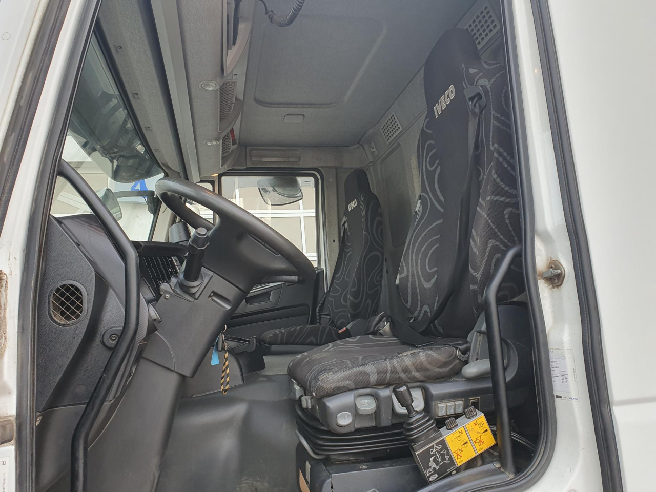 IVECO Trakker AD410T45 - Kipper: das Bild 2 IVECO Trakker AD410T45 - Kipper: das Bild 2