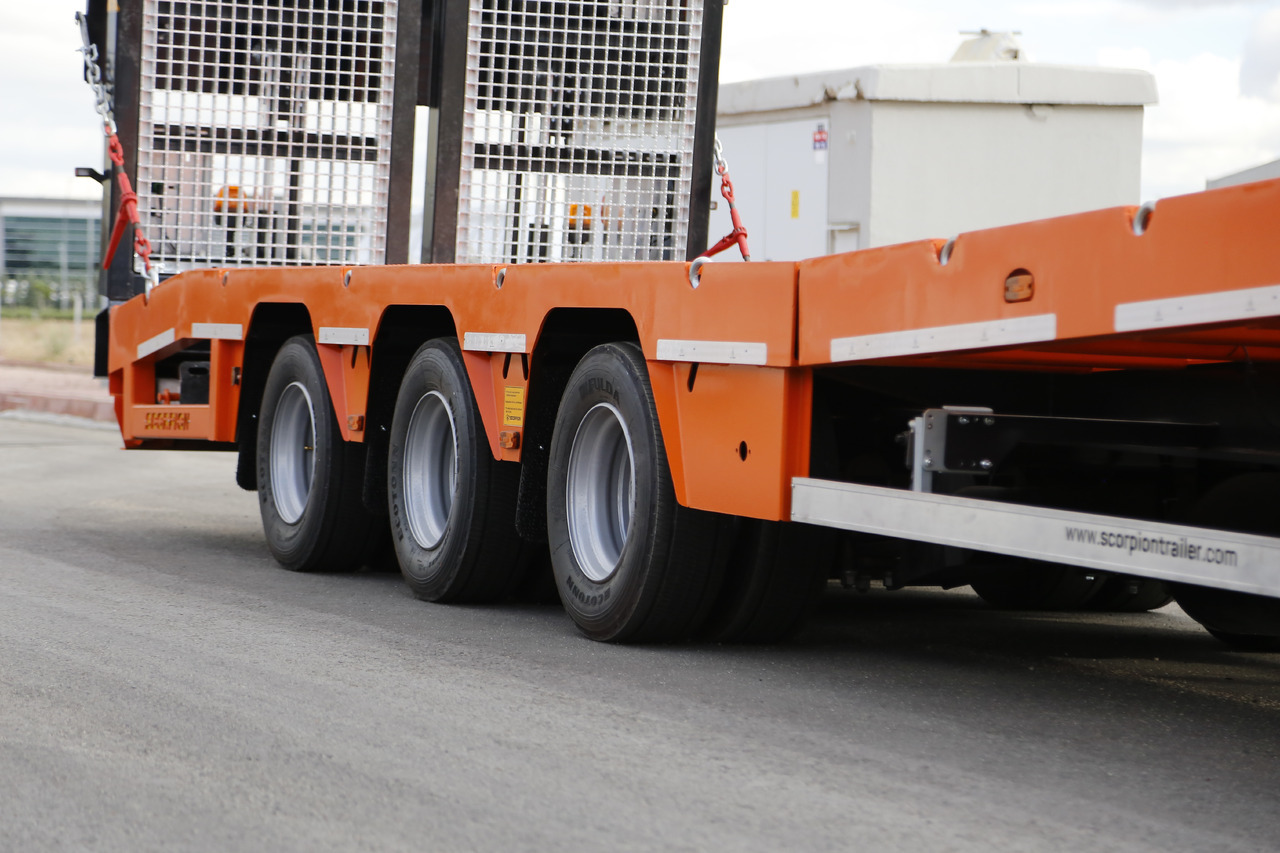 Scorpion Trailer SCORPION TRAILER 3 AXLE LOWBED SEMI TRAILER (CUSTOMIZED) - Tieflader Auflieger: das Bild 4 Scorpion Trailer SCORPION TRAILER 3 AXLE LOWBED SEMI TRAILER (CUSTOMIZED) - Tieflader Auflieger: das Bild 4