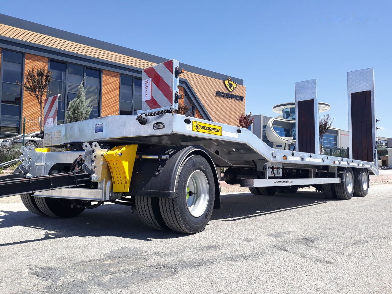 Scorpion Trailer SCORPION TRAILER NEW 3 AXLE (MANUFACTURER COMPANY) - Tieflader Auflieger: das Bild 2 Scorpion Trailer SCORPION TRAILER NEW 3 AXLE (MANUFACTURER COMPANY) - Tieflader Auflieger: das Bild 2