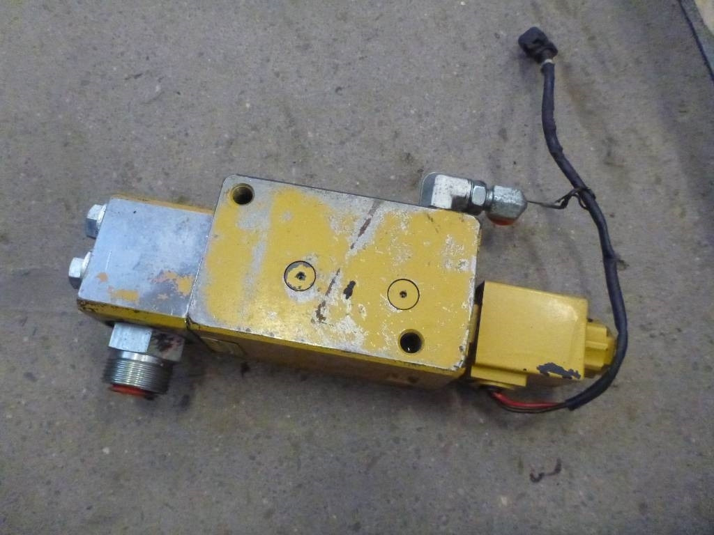 CAT 374 D ventiler, 297-0371 - Hydraulik für Baumaschine: das Bild 1 CAT 374 D ventiler, 297-0371 - Hydraulik für Baumaschine: das Bild 1