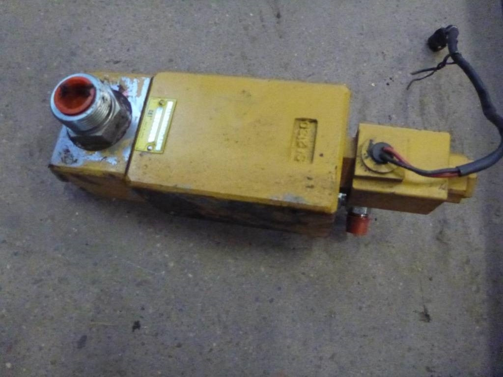 CAT 374 D ventiler, 297-0371 - Hydraulik für Baumaschine: das Bild 2 CAT 374 D ventiler, 297-0371 - Hydraulik für Baumaschine: das Bild 2