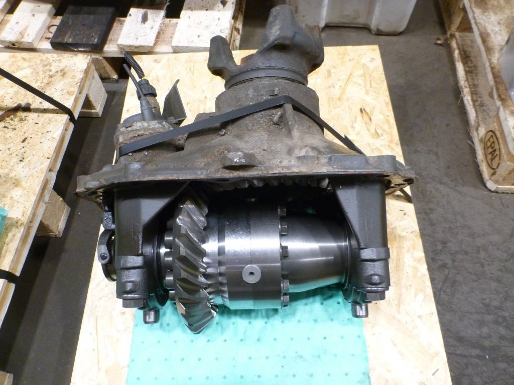 Scania R 650 - Achse und Teile für LKW: das Bild 2 Scania R 650 - Achse und Teile für LKW: das Bild 2