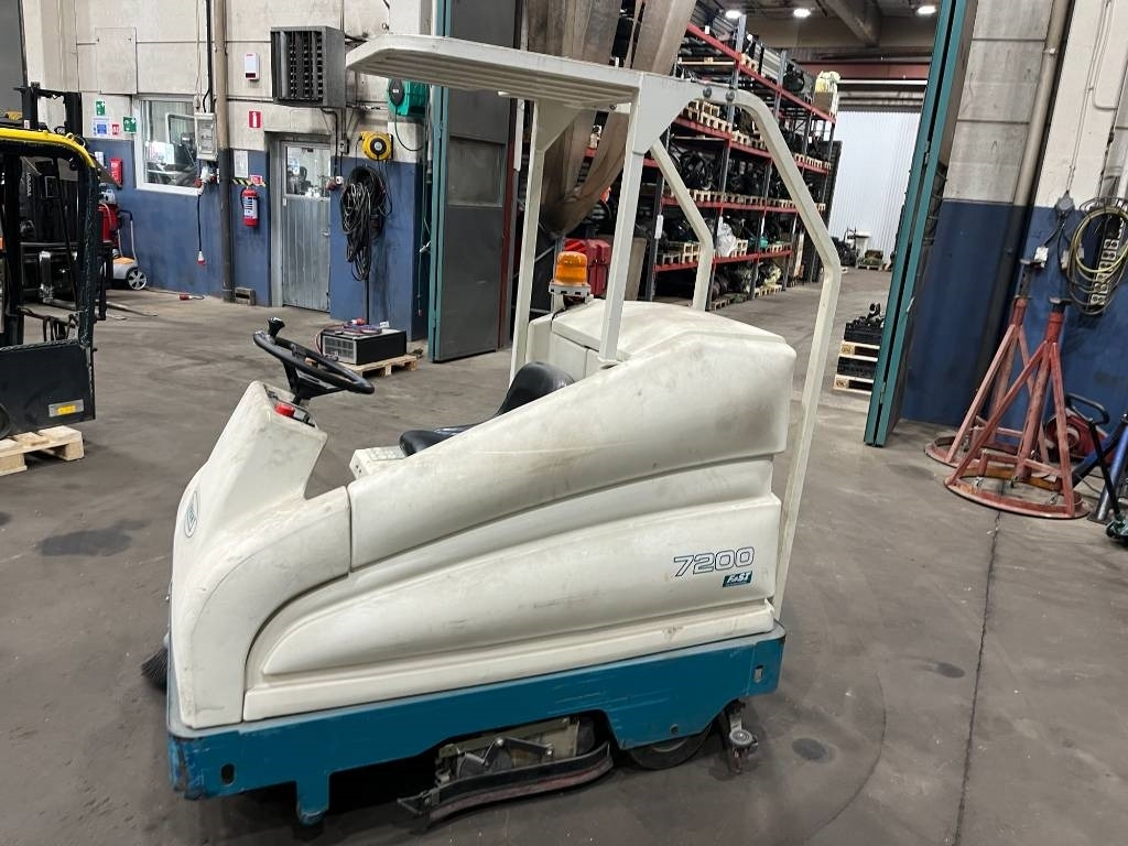 Tennant 7200 - Scheuersaugmaschine: das Bild 2 Tennant 7200 - Scheuersaugmaschine: das Bild 2