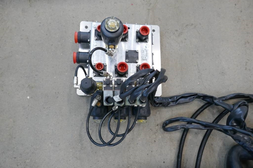 Volvo 8900 - Fahrerhaus für LKW: das Bild 3 Volvo 8900 - Fahrerhaus für LKW: das Bild 3