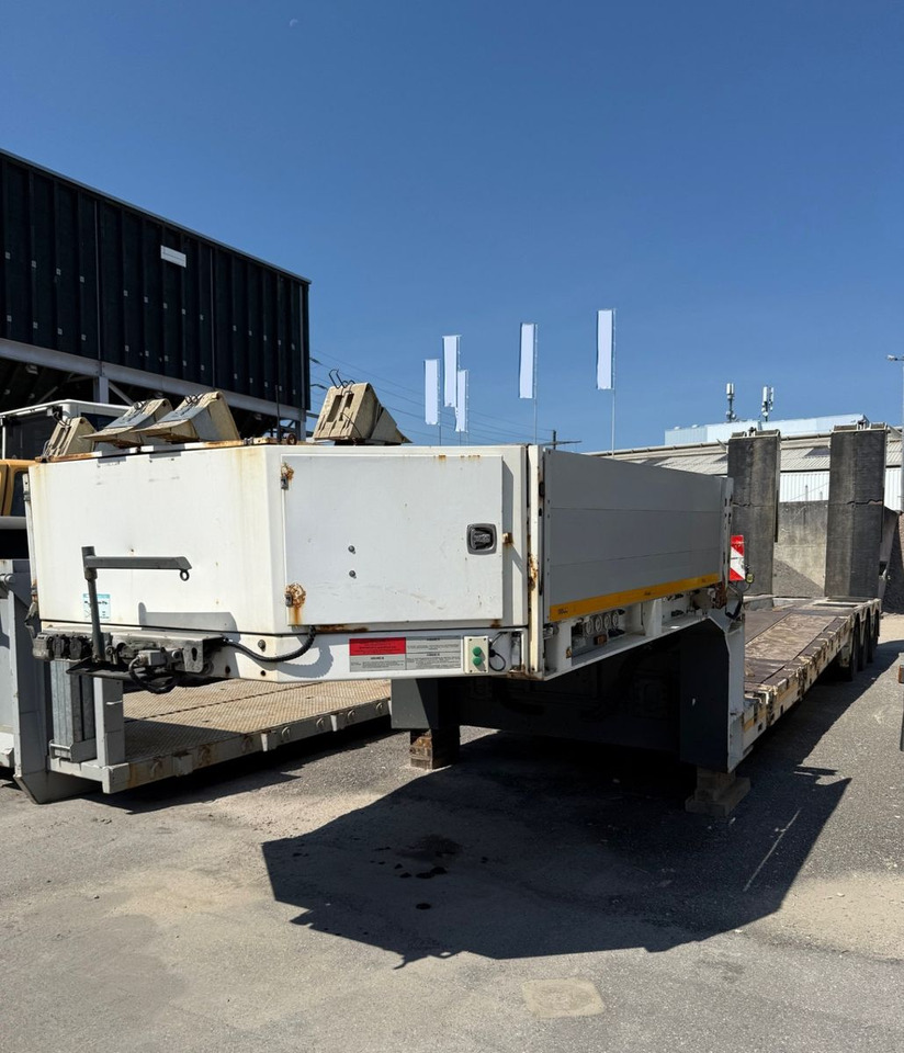 Doll Panther T3E-A, 61ton , 3.9m tele,Hyd Rampen 4.5m - Tieflader Auflieger: das Bild 2 Doll Panther T3E-A, 61ton , 3.9m tele,Hyd Rampen 4.5m - Tieflader Auflieger: das Bild 2