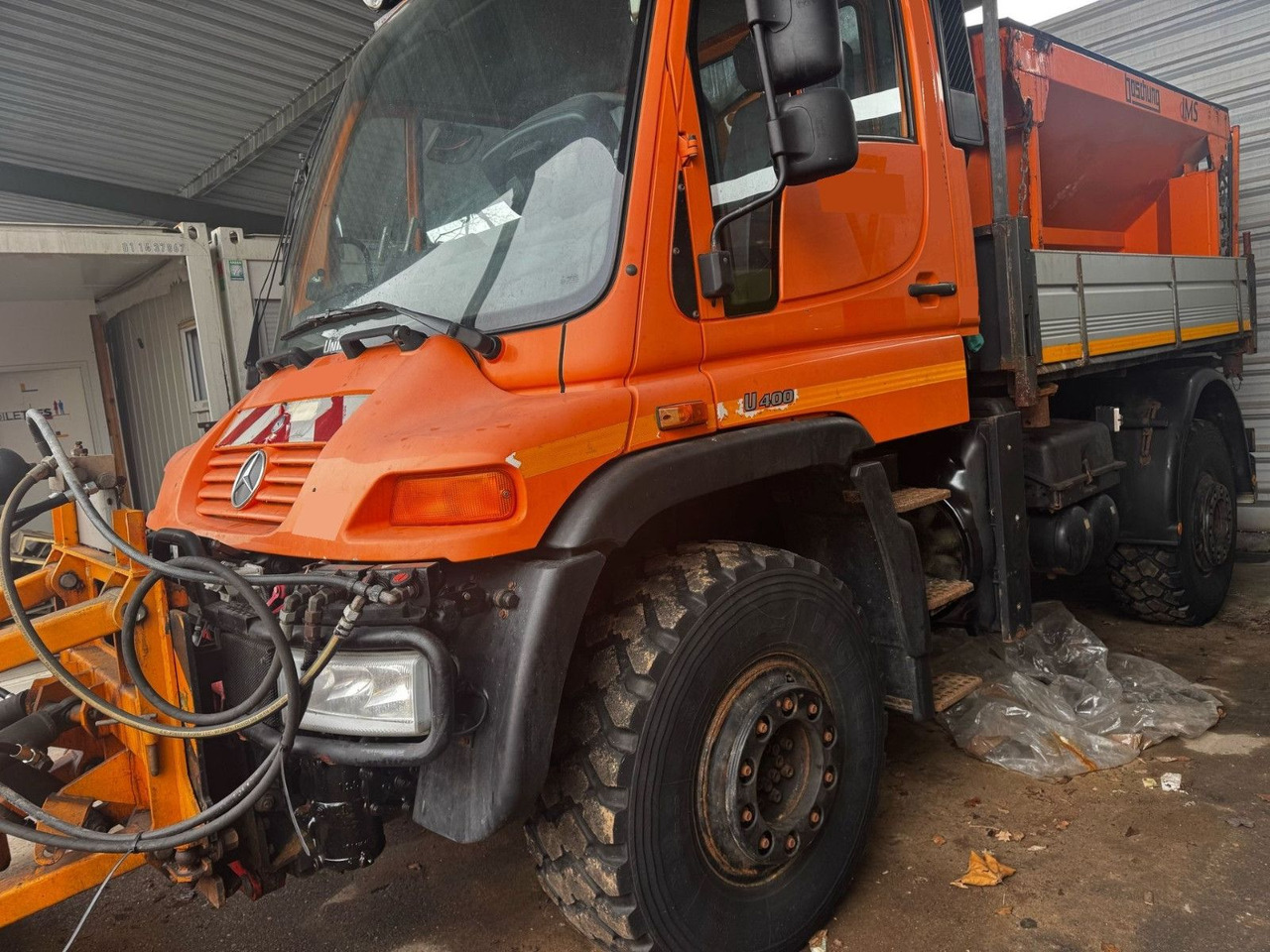 Unimog U400 4x4, Winterdienst, Schild+Streuer - LKW: das Bild 4 Unimog U400 4x4, Winterdienst, Schild+Streuer - LKW: das Bild 4