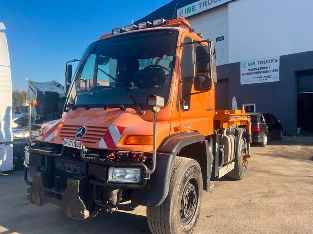 Unimog U500 4x4, Boeschungsmaehwerk Mulag - LKW: das Bild 2 Unimog U500 4x4, Boeschungsmaehwerk Mulag - LKW: das Bild 2