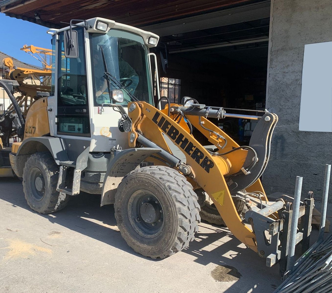 Liebherr L507, Gabel+Schaufel, ONLY 850hours - Radlader: das Bild 2 Liebherr L507, Gabel+Schaufel, ONLY 850hours - Radlader: das Bild 2