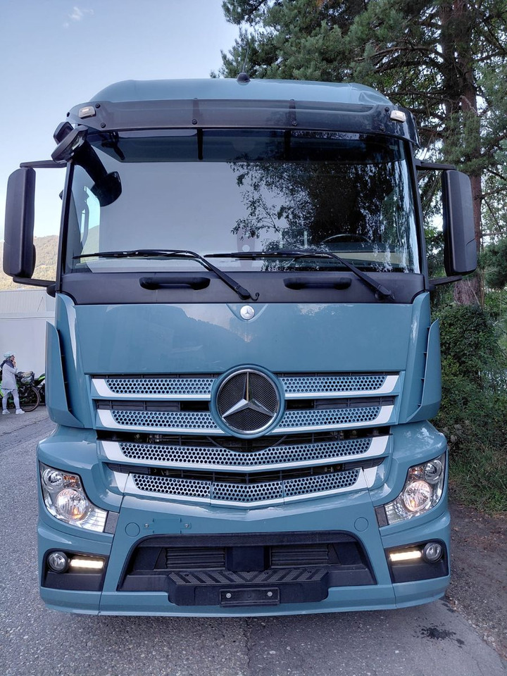 Mercedes-Benz Actros 1836 4x2, E6, Ladebordwand, Fahrschule - Plane LKW: das Bild 2 Mercedes-Benz Actros 1836 4x2, E6, Ladebordwand, Fahrschule - Plane LKW: das Bild 2