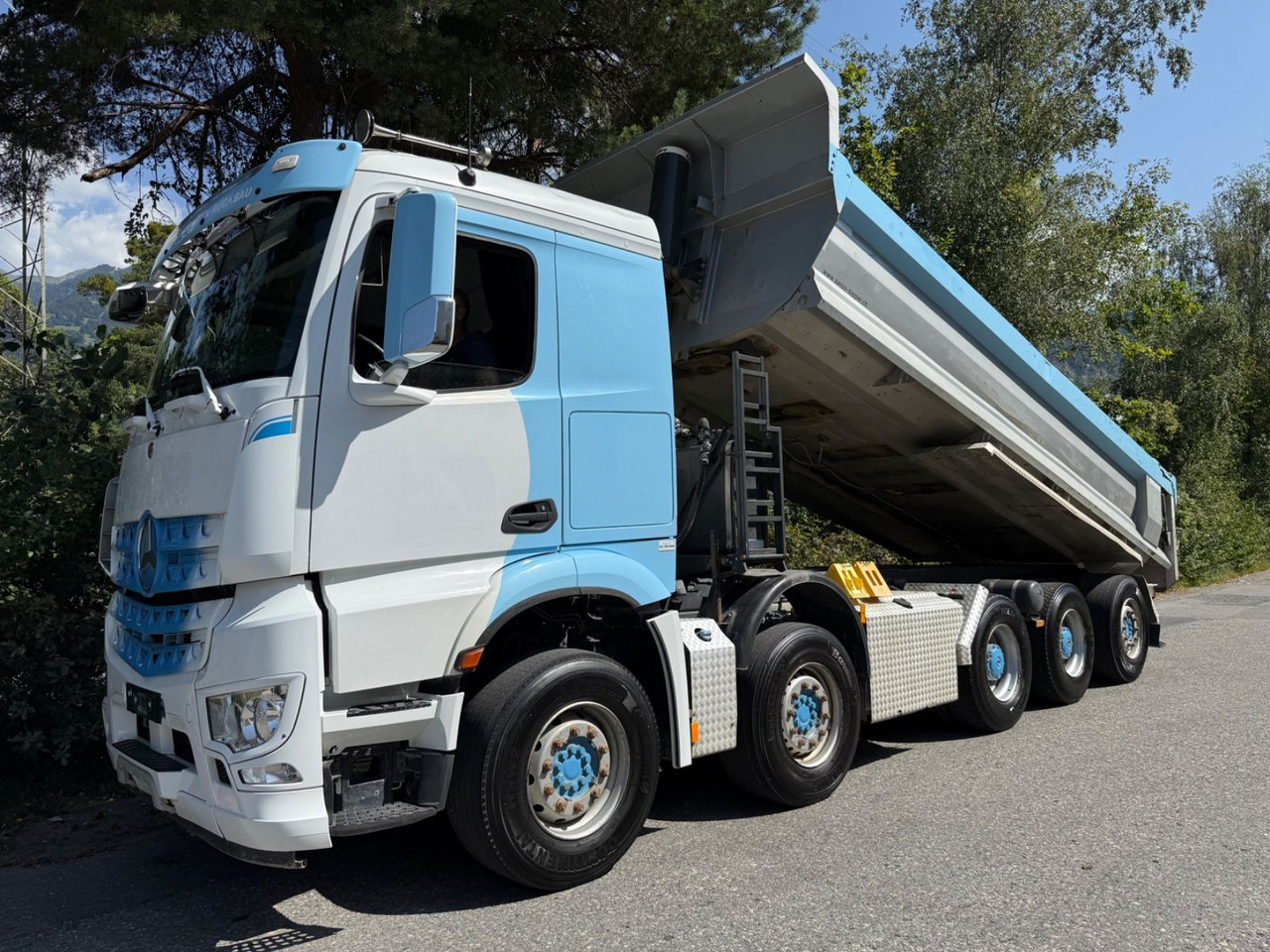Mercedes-Benz Arocs 4451 10x4, E6, Swiss Kipper, Dumper - Kipper: das Bild 1 Mercedes-Benz Arocs 4451 10x4, E6, Swiss Kipper, Dumper - Kipper: das Bild 1