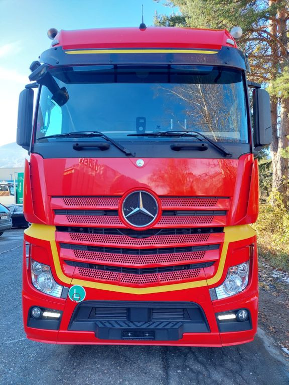 Mercedes-Benz Actros 1845 4x2, E6, Retarder, Schubbodenhydraul Mercedes-Benz Actros 1845 4x2, E6, Retarder, Schubbodenhydraul - Sattelzugmaschine: das Bild 2 Mercedes-Benz Actros 1845 4x2, E6, Retarder, Schubbodenhydraul Mercedes-Benz Actros 1845 4x2, E6, Retarder, Schubbodenhydraul - Sattelzugmaschine: das Bild 2