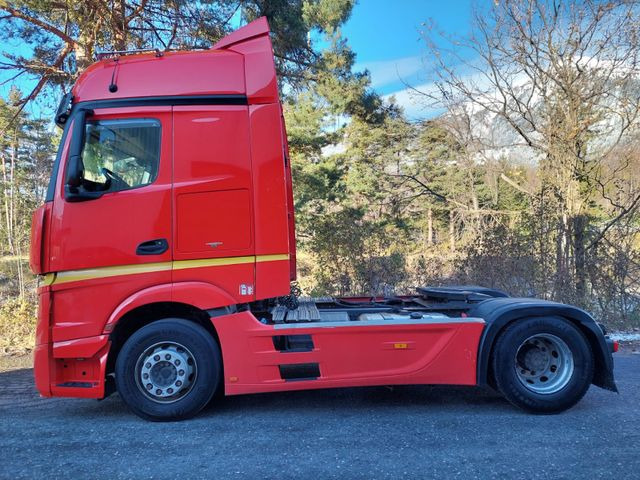 Mercedes-Benz Actros 1845 4x2, E6, Retarder, Schubbodenhydraul Mercedes-Benz Actros 1845 4x2, E6, Retarder, Schubbodenhydraul - Sattelzugmaschine: das Bild 5 Mercedes-Benz Actros 1845 4x2, E6, Retarder, Schubbodenhydraul Mercedes-Benz Actros 1845 4x2, E6, Retarder, Schubbodenhydraul - Sattelzugmaschine: das Bild 5