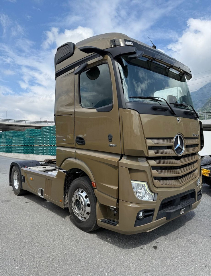 Mercedes-Benz Actros 1851 4x2, MP5, E6, Retarder, Kompressor - Sattelzugmaschine: das Bild 2 Mercedes-Benz Actros 1851 4x2, MP5, E6, Retarder, Kompressor - Sattelzugmaschine: das Bild 2