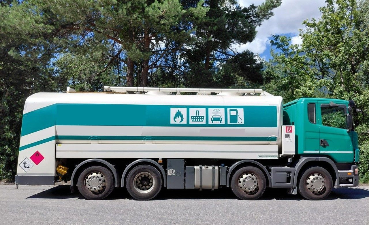 Scania G440 8x2, E5, Schwingenschloegel, 2 Kammern, ADR - Tankwagen: das Bild 3 Scania G440 8x2, E5, Schwingenschloegel, 2 Kammern, ADR - Tankwagen: das Bild 3