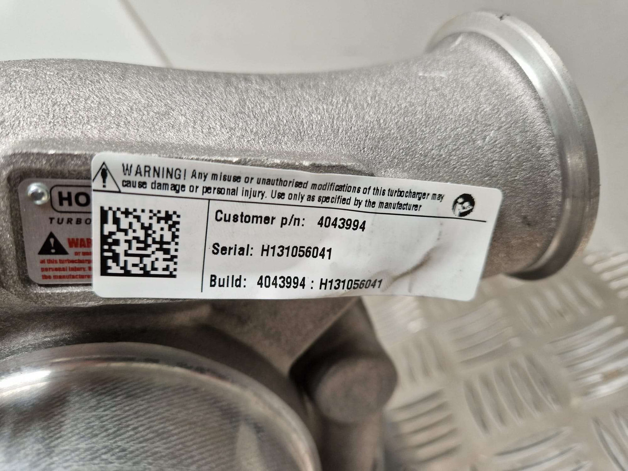 Iveco Generator Turbocharger Holset 4043994 - Motor und Teile für Baumaschine: das Bild 4 Iveco Generator Turbocharger Holset 4043994 - Motor und Teile für Baumaschine: das Bild 4