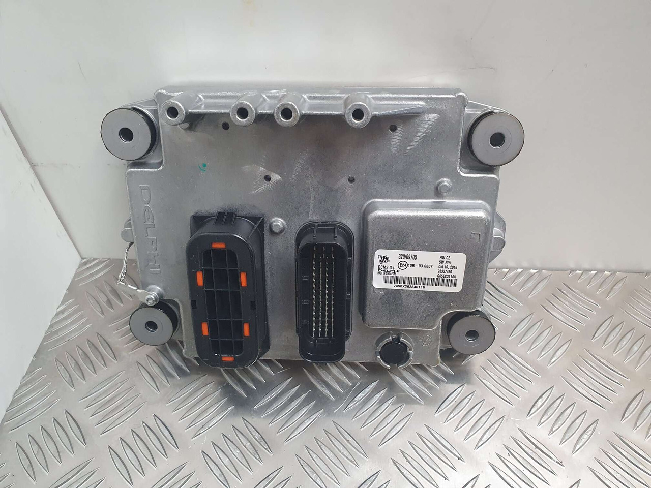 JCB programmable ECU 320/09705 JCB ECM 444 T4 Delphi DCM3.3+ - Motor und Teile für Baumaschine: das Bild 1 JCB programmable ECU 320/09705 JCB ECM 444 T4 Delphi DCM3.3+ - Motor und Teile für Baumaschine: das Bild 1