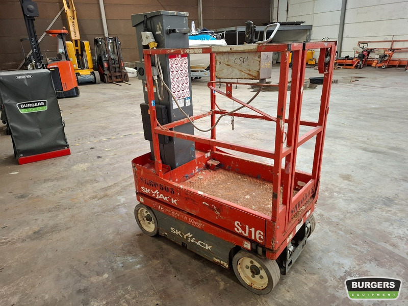 Skyjack SJ16 - Arbeitsbühne: das Bild 2 Skyjack SJ16 - Arbeitsbühne: das Bild 2