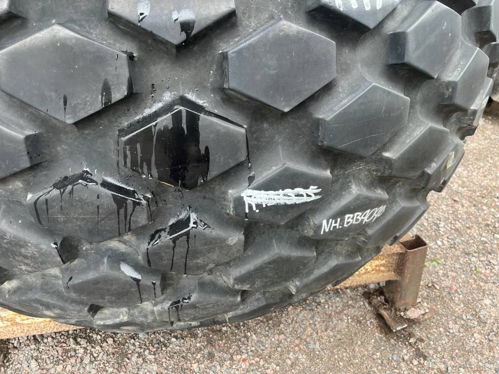 Alliance 28L- 26 Däck på Fälg - Reifen für Landmaschine: das Bild 4 Alliance 28L- 26 Däck på Fälg - Reifen für Landmaschine: das Bild 4