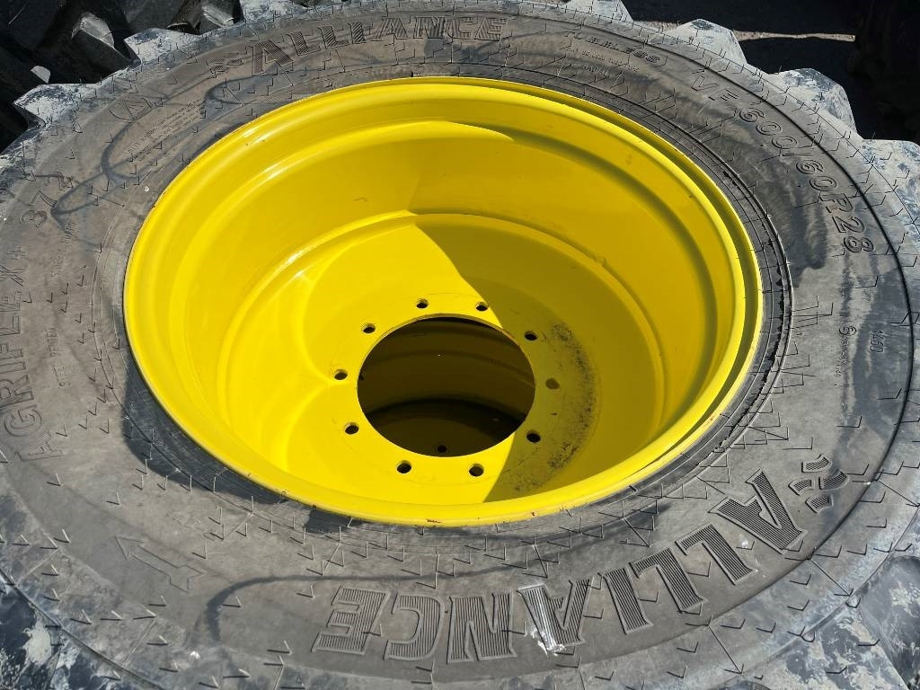 Alliance 650/65R38 600/60R28 till JD 6155 M - Reifen für Landmaschine: das Bild 3 Alliance 650/65R38 600/60R28 till JD 6155 M - Reifen für Landmaschine: das Bild 3