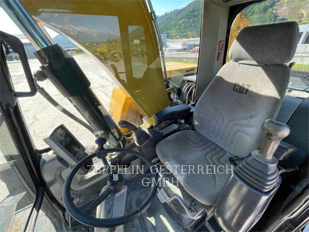 Mobilbagger CAT M316D: das Bild 16