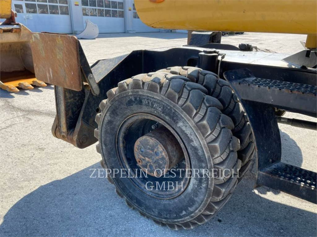 Mobilbagger CAT M316D: das Bild 13