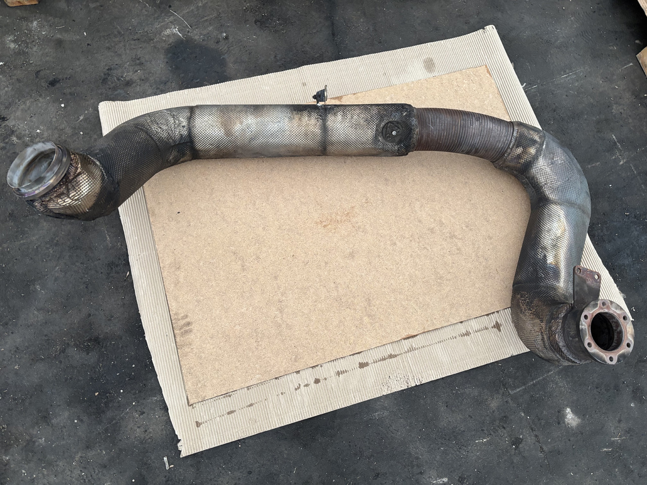 Claas Lexion 780 Rura Wydechowa Wydech EXHAUST PIPE ISO 0007804091 00 07819781 - Auspuff für Mähdrescher: das Bild 1 Claas Lexion 780 Rura Wydechowa Wydech EXHAUST PIPE ISO 0007804091 00 07819781 - Auspuff für Mähdrescher: das Bild 1