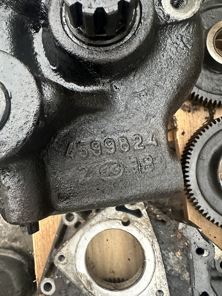 Fiat 780dt Fiat 8045 pompa paliwa , pompa oleju Balansery obudowa rozrządu - Kraftstoffpumpe für Traktor: das Bild 5 Fiat 780dt Fiat 8045 pompa paliwa , pompa oleju Balansery obudowa rozrządu - Kraftstoffpumpe für Traktor: das Bild 5