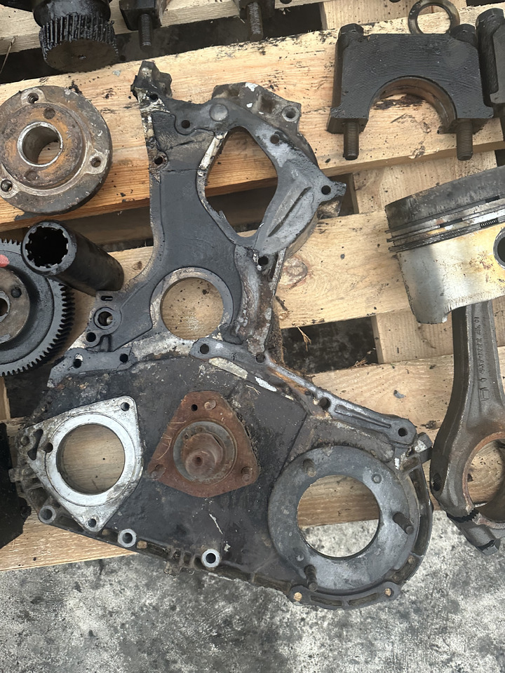 Fiat 780dt Fiat 8045 pompa paliwa , pompa oleju Balansery obudowa rozrządu - Kraftstoffpumpe für Traktor: das Bild 3 Fiat 780dt Fiat 8045 pompa paliwa , pompa oleju Balansery obudowa rozrządu - Kraftstoffpumpe für Traktor: das Bild 3