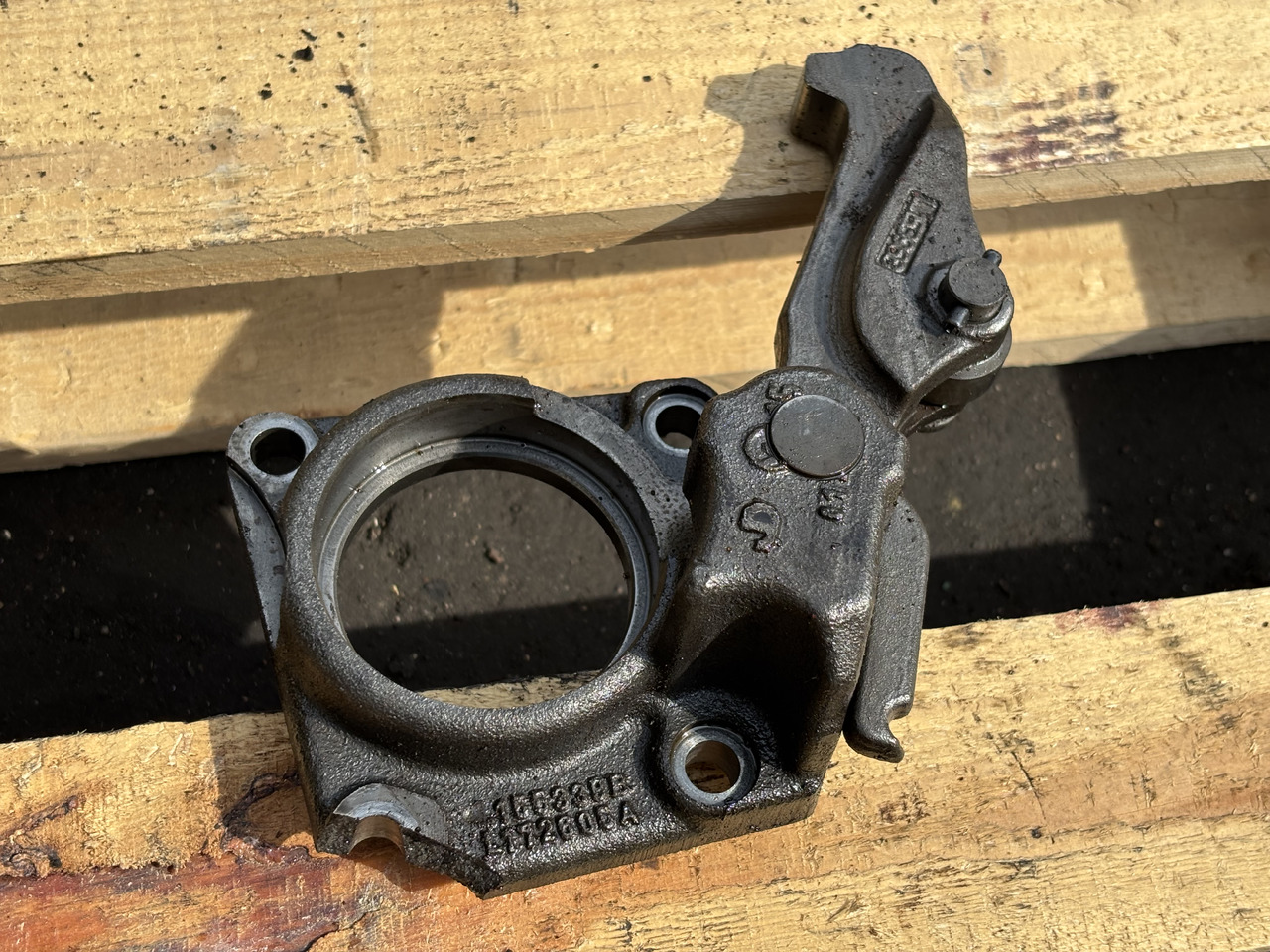 John Deere 6630 Obudowa łożyska Zapadka L215006 L202557 - Laufwerksteile für Landmaschine: das Bild 1 John Deere 6630 Obudowa łożyska Zapadka L215006 L202557 - Laufwerksteile für Landmaschine: das Bild 1