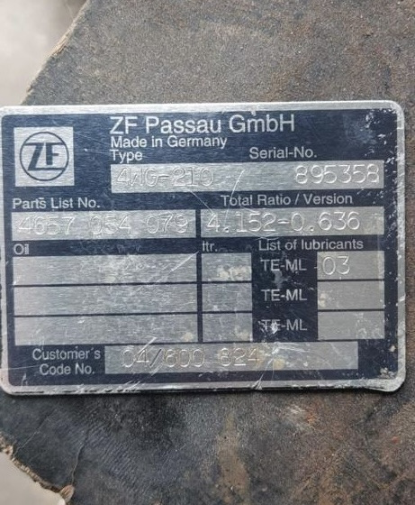 Skrzynia biegów ZF 4WG 4WG-210 Hitachi Case Komatsu - Getriebe für Landmaschine: das Bild 2 Skrzynia biegów ZF 4WG 4WG-210 Hitachi Case Komatsu - Getriebe für Landmaschine: das Bild 2
