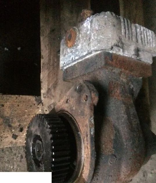 Spręźarka Fendt 724 - Druckluftbremse für Landmaschine: das Bild 1 Spręźarka Fendt 724 - Druckluftbremse für Landmaschine: das Bild 1