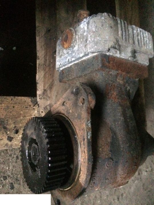 Spręźarka Fendt 726 - Druckluftbremse für Landmaschine: das Bild 1 Spręźarka Fendt 726 - Druckluftbremse für Landmaschine: das Bild 1