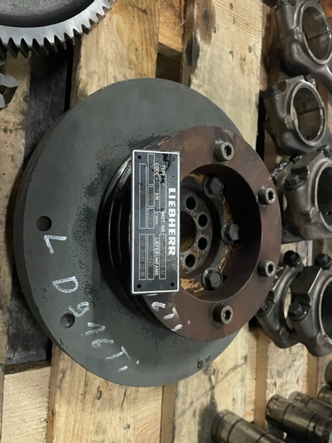 Tłumik Drgań 9177781 Do Silnika Liebherr D916 , D926 - Universalteil für Baumaschine: das Bild 2 Tłumik Drgań 9177781 Do Silnika Liebherr D916 , D926 - Universalteil für Baumaschine: das Bild 2