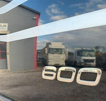 Volvo FH16-600. Euro 5 - Pritsche LKW: das Bild 3 Volvo FH16-600. Euro 5 - Pritsche LKW: das Bild 3